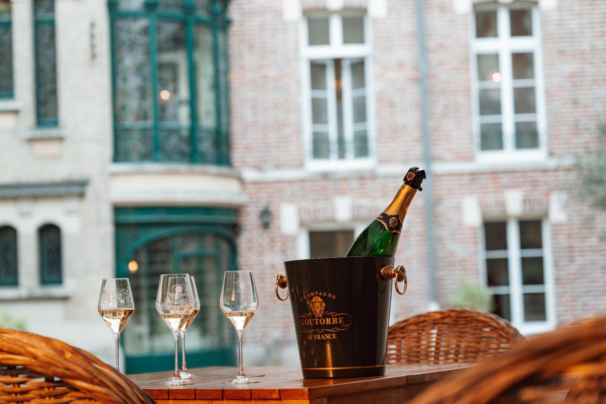 Hotel Castel Jeanson Ay-Champagne Dış mekan fotoğraf