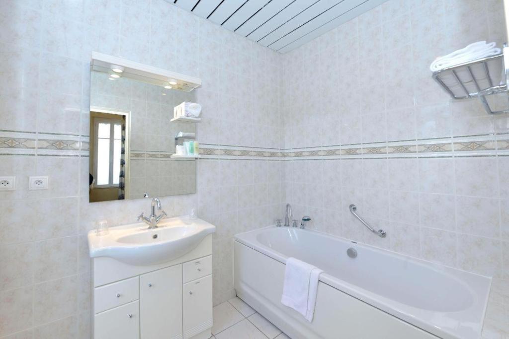 Hotel Castel Jeanson Ay-Champagne Oda fotoğraf